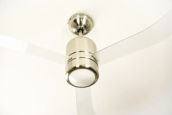 Ventilateur de plafond AireRyder Loft Nickel / Diaphane 112 cm avec éévidentage et télécommande FN51133 acheter à bas prix