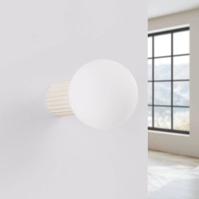 Applique LED murale SOLLUX moderne éclairage électronique révolutionnaire et élégant en laiton brossé