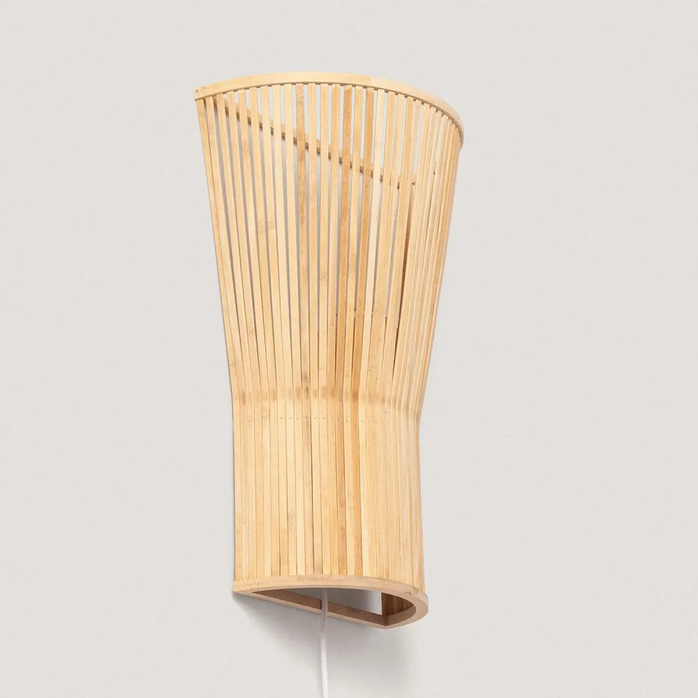 Design Contemporain Zahara applique murale chez ILUZZIA avec éclairage LED en bambou.