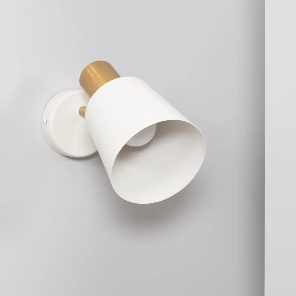 Étanche IP44 Applique murale en métal avec éclairage LED modèle Tatlin