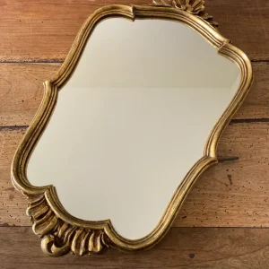 Projecteur à motifs Miroir fronton coquillage en bois doré