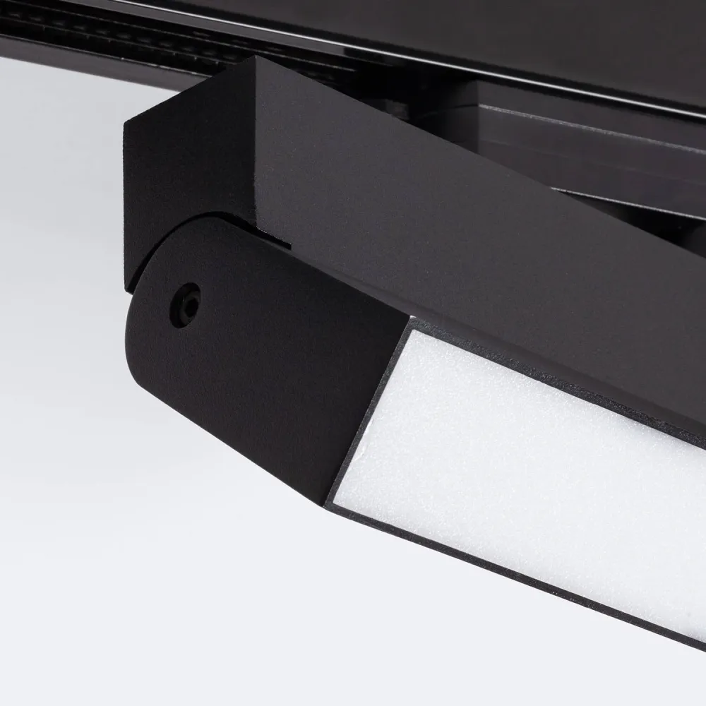 Projecteur LED linéaire 24W sur rail triphasé, dimmable, CCT, design noir élégant
