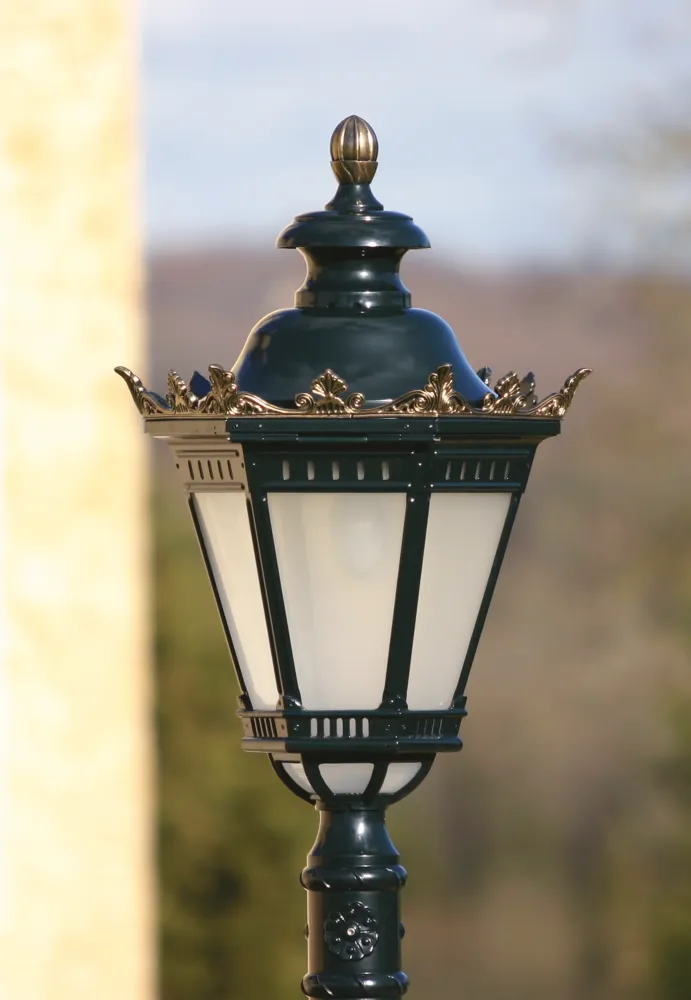 Applique Citadelle avec couronne N°3 LED 35W 2700°K Patine dorée 009 116224009