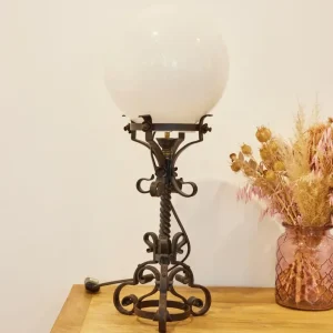 Suzanne, la lampe à poser Art Nouveau en fer forgé N°490 ChaRo