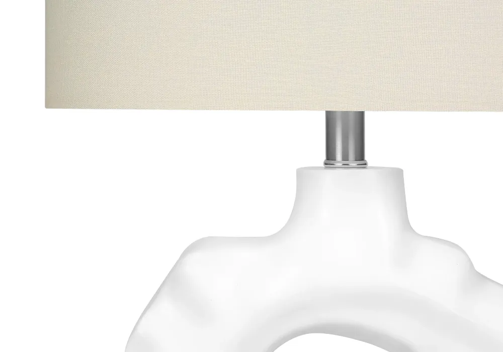 ÉCLAIRAGE - LAMPE DE TABLE 25"H RÉSINE CRÈME / ABAT-JOUR IVOIRE