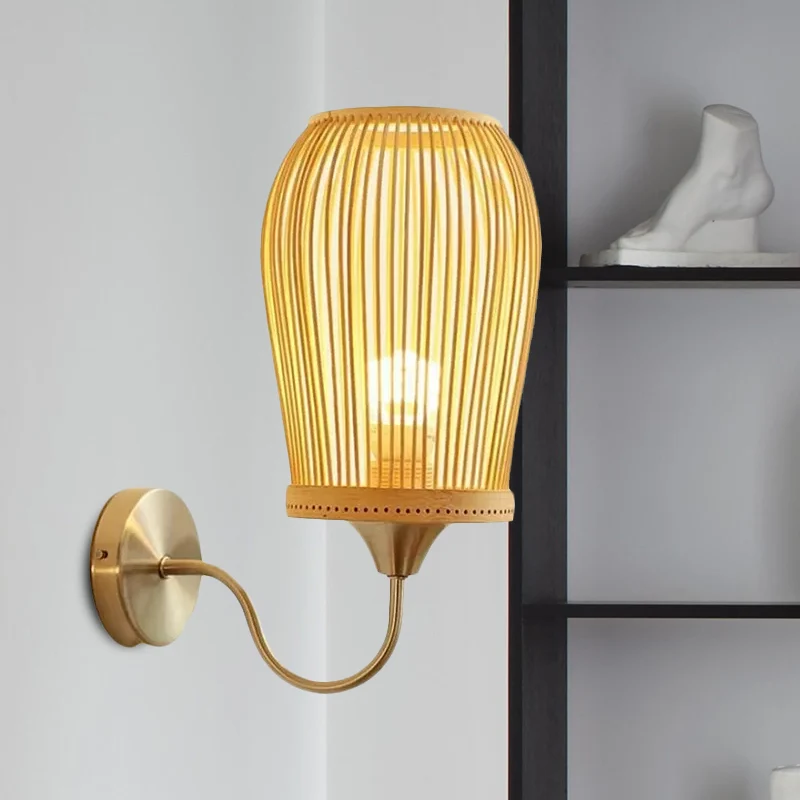 Applique murale en bambou tissée à la main Lampe murale moderne à 1 lumière beige avec bras à col de cygne en métal Clearhalo