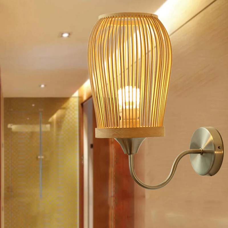 Applique murale en bambou tissée à la main Lampe murale moderne à 1 lumière beige avec bras à col de cygne en métal Clearhalo