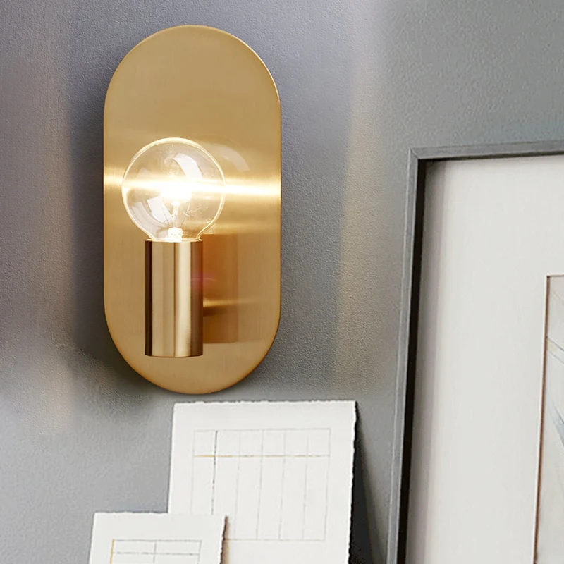 Applique murale minimaliste à 1 ampoule nue, finition dorée, applique métallique avec plaque arrière ovale Clearhalo