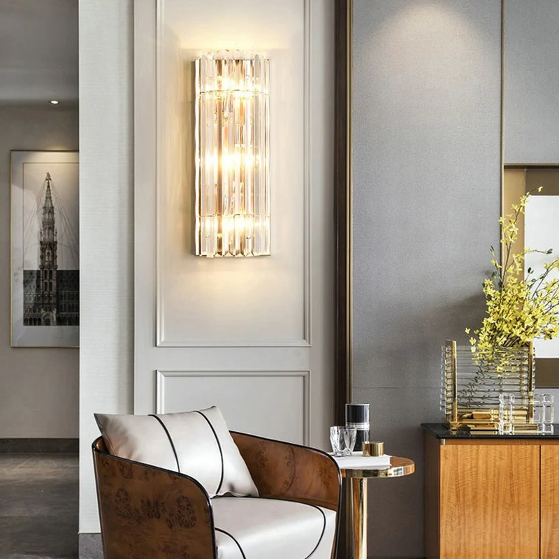 Applique murale moderne à 3 lumières, demi-cylindre doré avec abat-jour en cristal Clearhalo