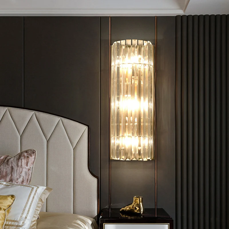 Applique murale moderne à 3 lumières, demi-cylindre doré avec abat-jour en cristal Clearhalo