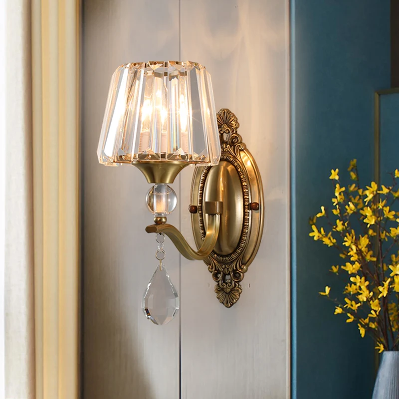 Applique murale postmoderne en bloc de cristal conique, 1/2 lumières, en laiton, pour salon Clearhalo
