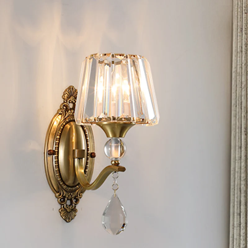 Applique murale postmoderne en bloc de cristal conique, 1/2 lumières, en laiton, pour salon Clearhalo