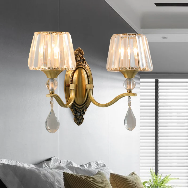 Applique murale postmoderne en bloc de cristal conique, 1/2 lumières, en laiton, pour salon Clearhalo