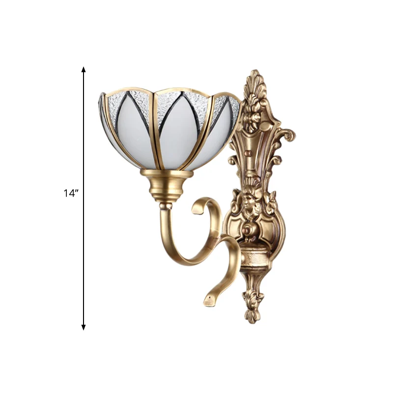 Applique murale traditionnelle en métal pour couloir, 1/2 têtes, en laiton, avec abat-jour en verre blanc Clearhalo