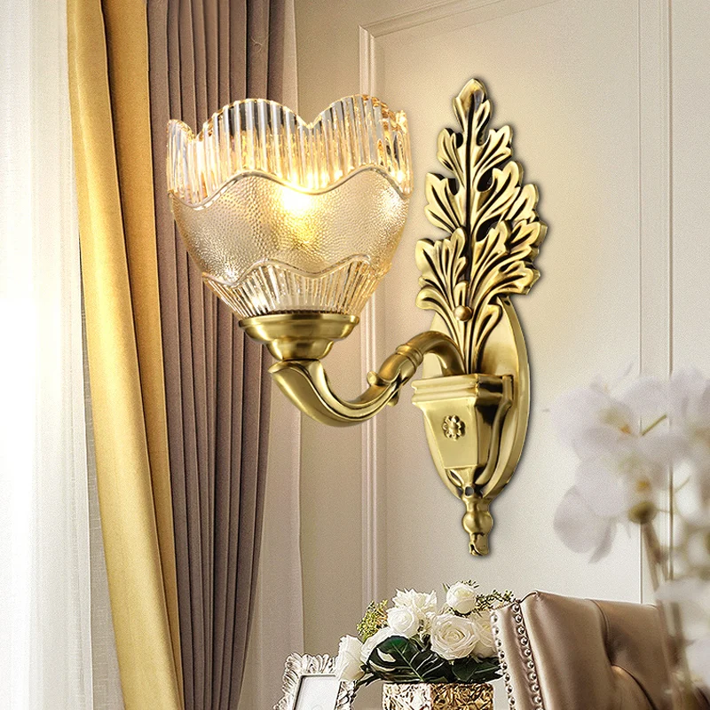 Applique murale à une lumière dorée, idée d'éclairage mural en verre nervuré transparent antique Clearhalo