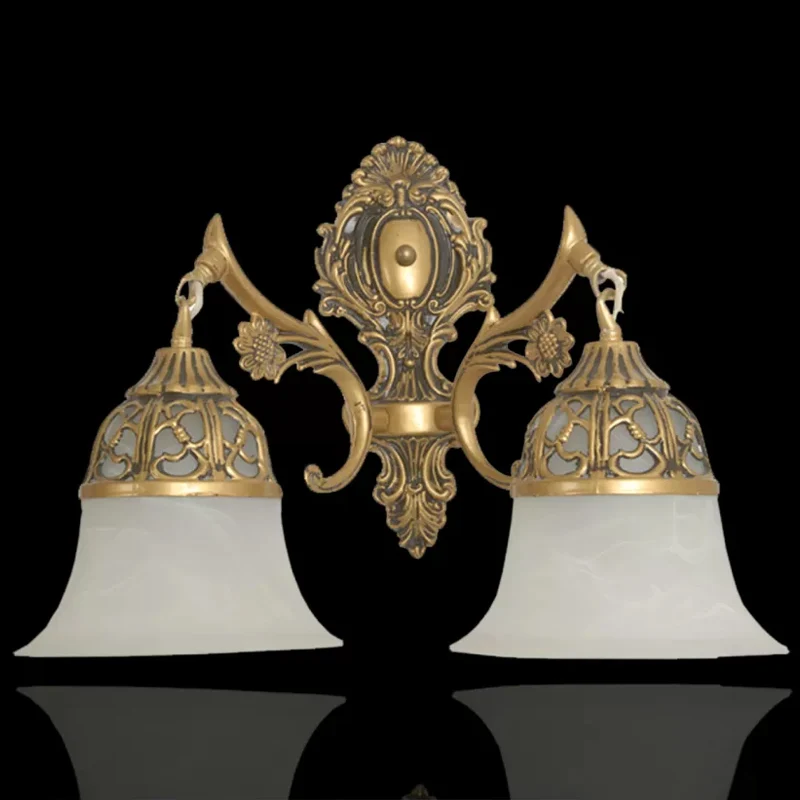 Applique évasée antique à 2 têtes en verre dépoli opale en bronze Clearhalo