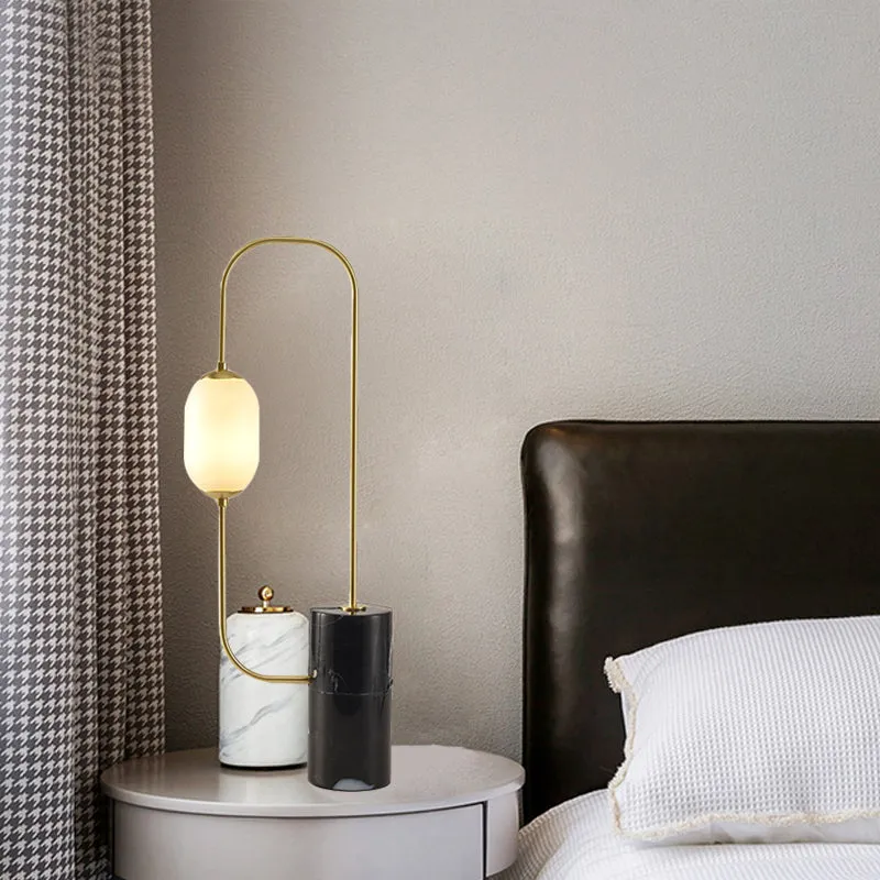 Circuit Lampe de table de chevet design en verre mat, éclairage de table simple noir et doré avec base cylindrique en marb...