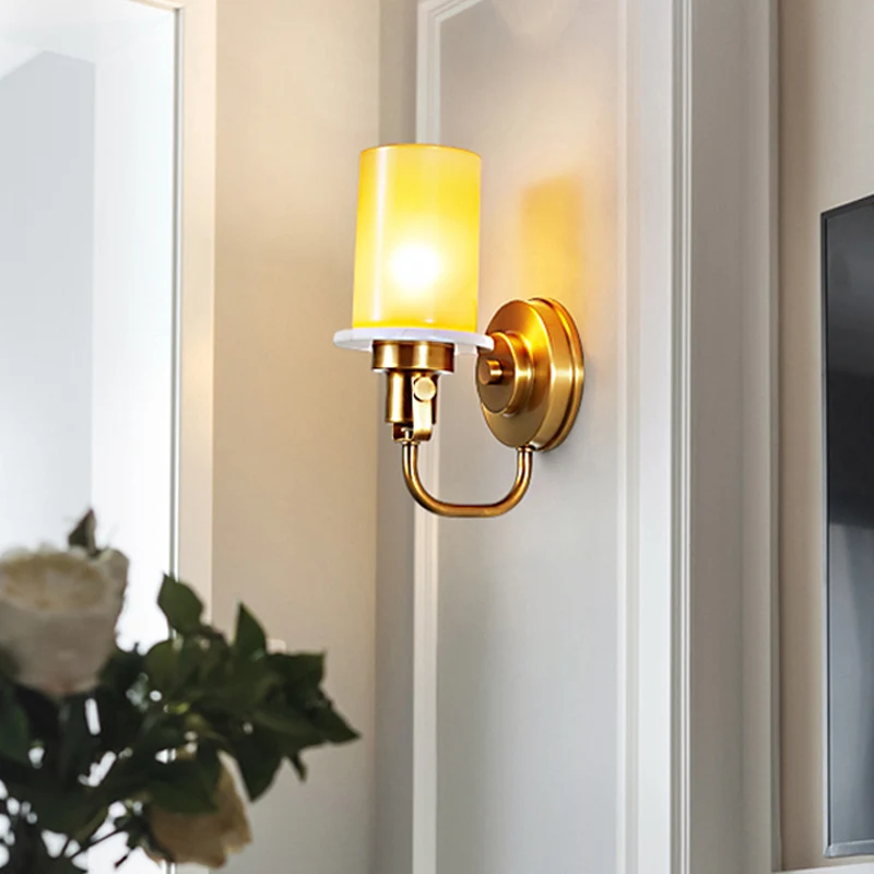 Éclairage mural cylindrique de style colonial, 1 tête, applique murale en verre jaune en laiton Clearhalo