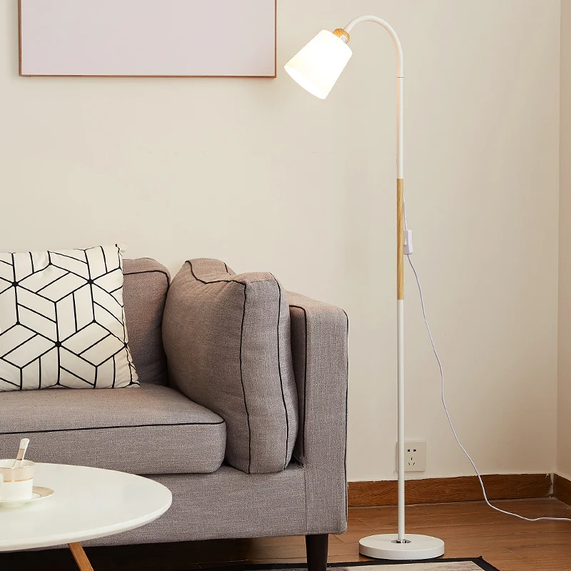 Lampadaire conique rotatif à une ampoule, lampe sur pied nordique en métal pour salon Clearhalo