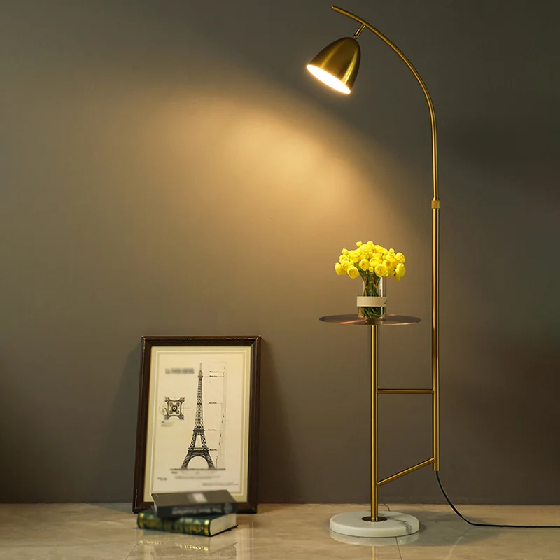 Lampadaire de salon simple en métal Simplicity avec plateau et base en marbre Clearhalo