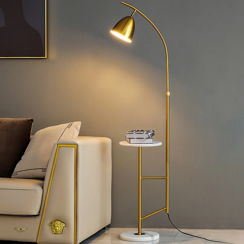 Lampadaire de salon simple en métal Simplicity avec plateau et base en marbre Clearhalo