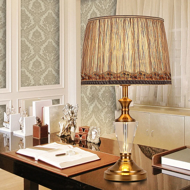 Lampe de bureau en tissu tonneau, lampe de table de nuit moderne à 1 tête marron avec base métallique Clearhalo