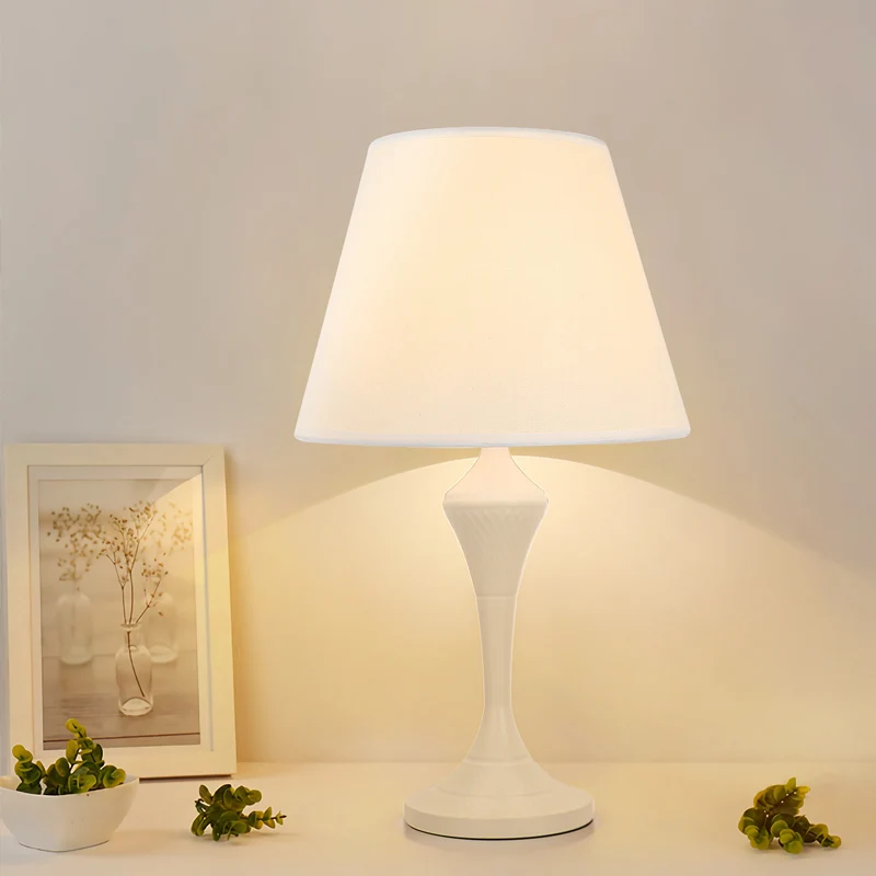 Lampe de lecture conique en tissu antique, 1 lumière, éclairage de table de chevet pour chambre à coucher, blanc/noir Clea...