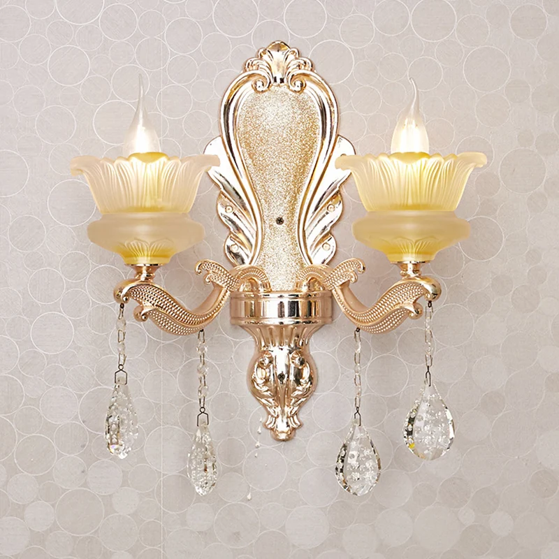 Lampe murale florale du milieu du siècle, applique murale en cristal à 2 ampoules, éclairage doré pour le salon Clearhalo