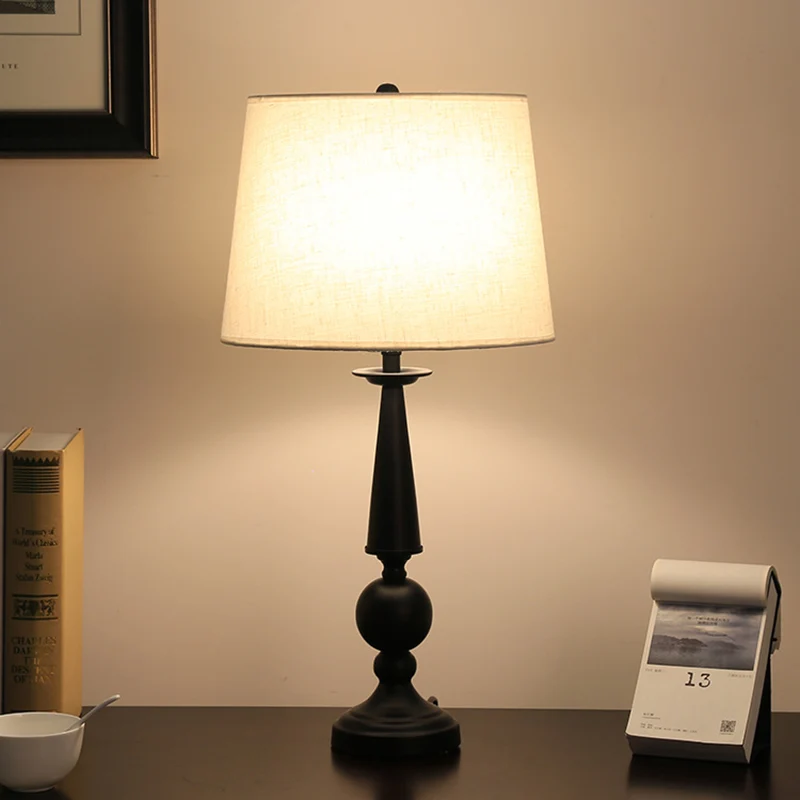 Lampe de nuit à abat-jour conique à 1 ampoule, éclairage de Table rustique en tissu blanc avec piédestal de colonne Clearhalo