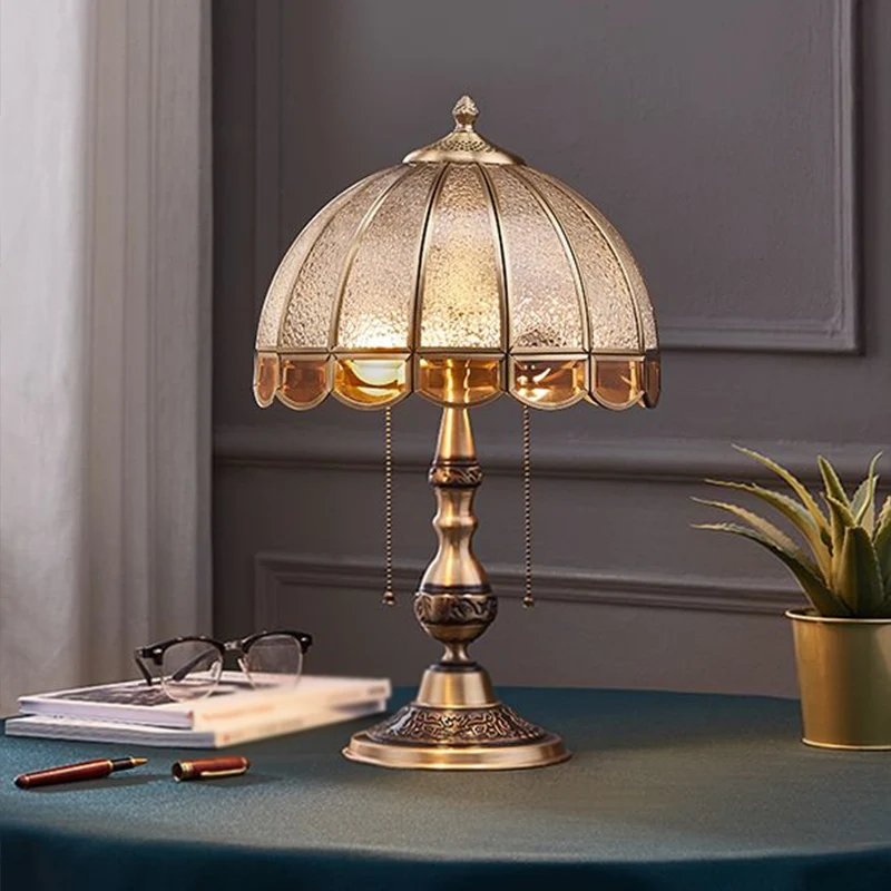 Lampe de nuit traditionnelle à abat-jour en forme de dôme, lampe de table en verre d'eau à 1 ampoule avec chaîne de tracti...