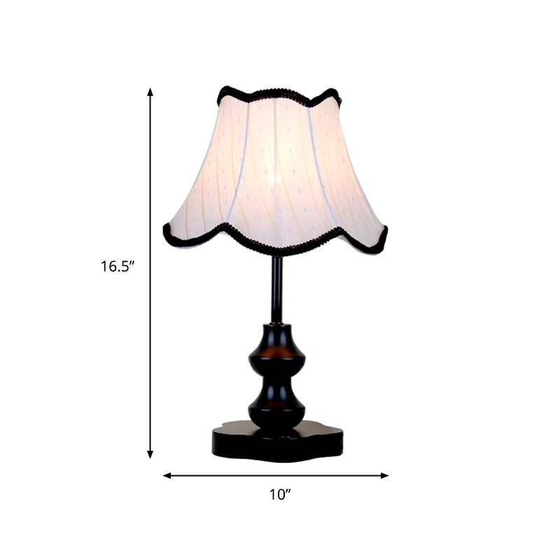 Lampe de nuit évasée traditionnelle, lampe de table de chevet en tissu à 1 tête avec bordure festonnée tressée en noir Cle...