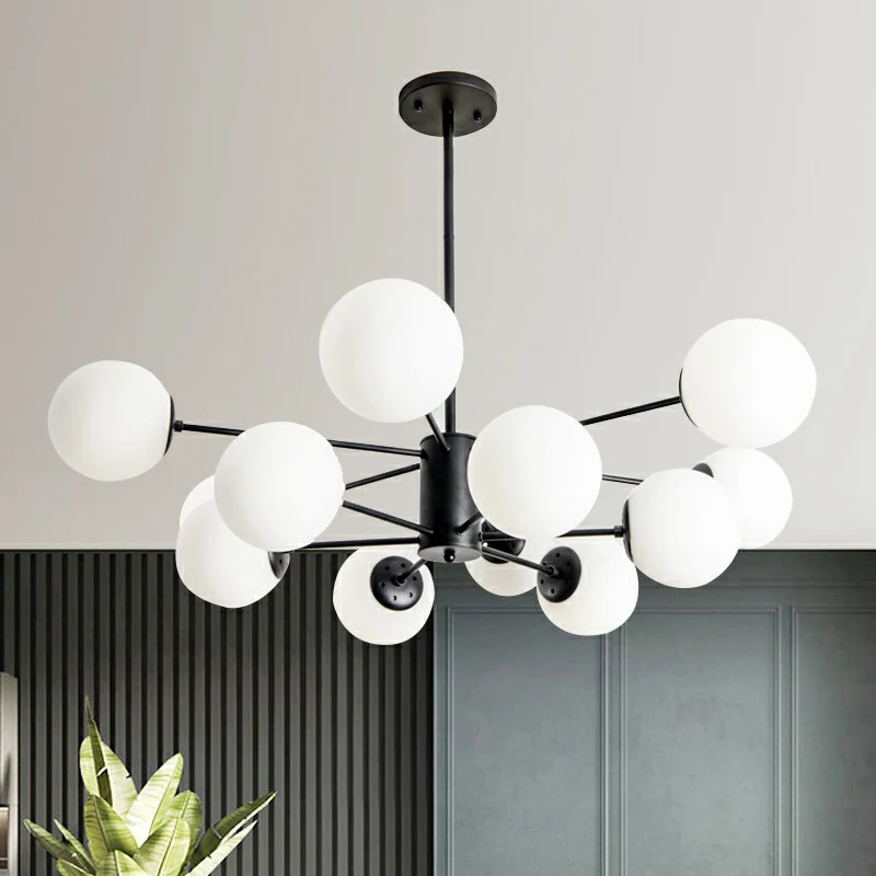 Lampe suspendue à éclat noir, lustre moderne en métal avec abat-jour en verre opalin boule pour chambre à coucher Clearhalo