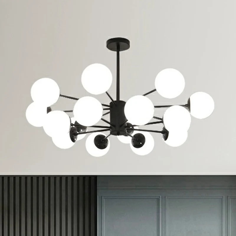 Lampe suspendue à éclat noir, lustre moderne en métal avec abat-jour en verre opalin boule pour chambre à coucher Clearhalo