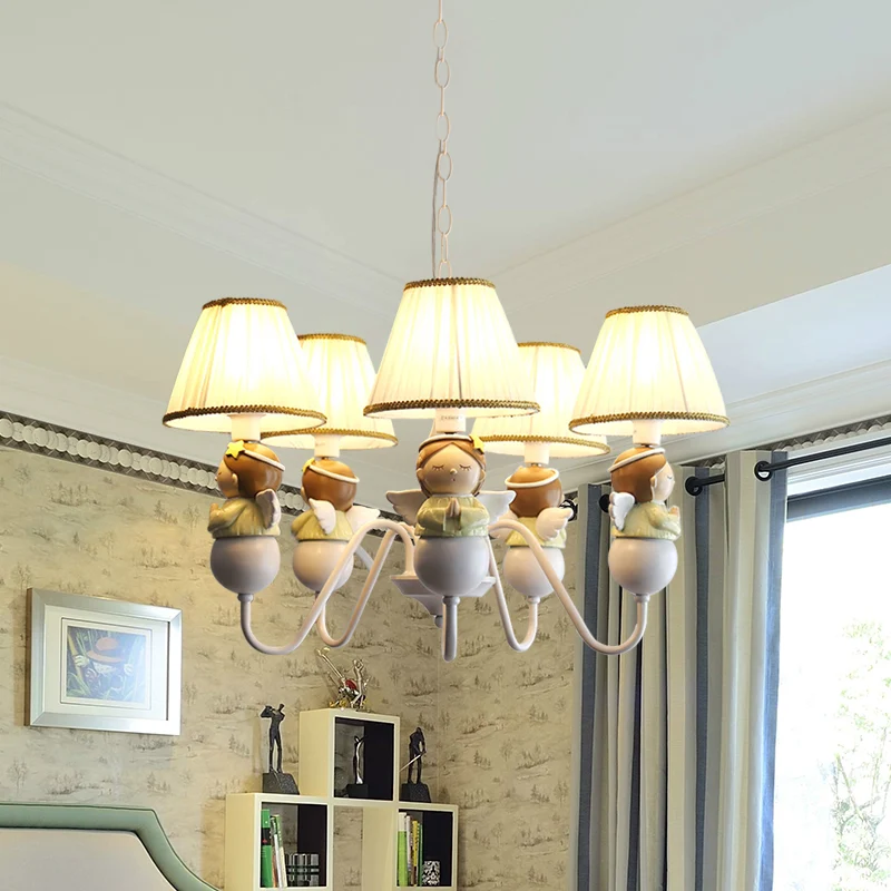 Lampe suspendue conique en tissu, lustre blanc à 5 têtes avec décoration d'ange Clearhalo