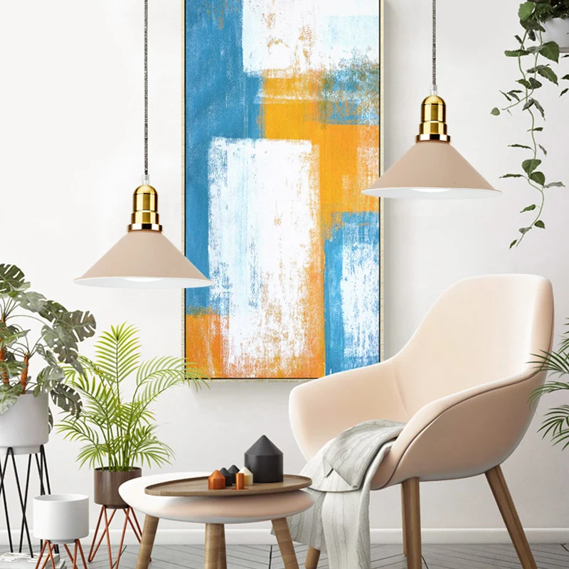 Lampe suspendue moderne et élégante en métal, 1 ampoule, abat-jour conique, noir/gris/blanc, pour salle à manger Clearhalo