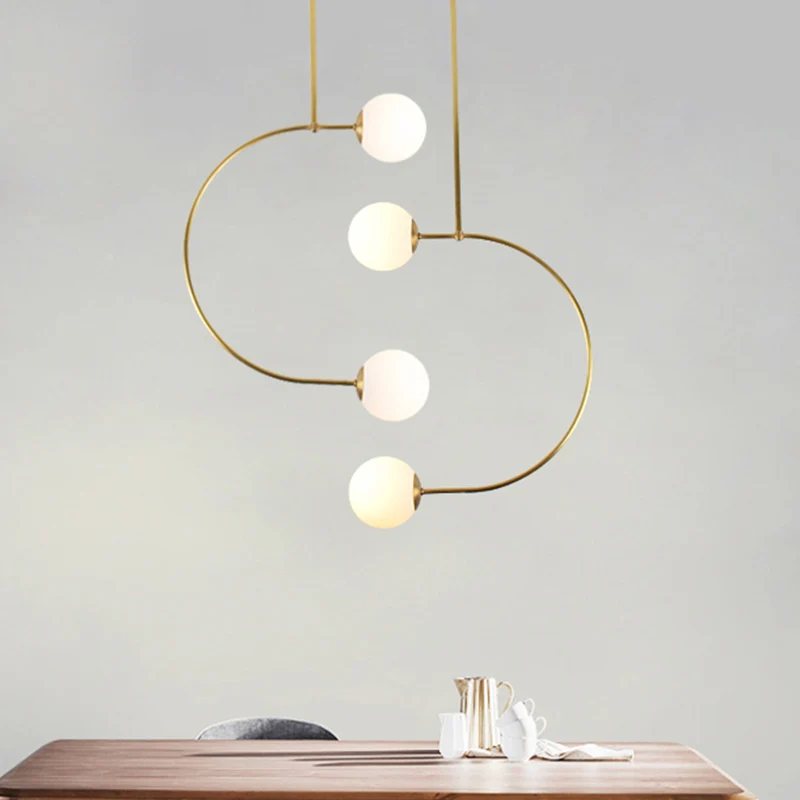Lampe suspendue en métal en forme de C avec abat-jour boule en verre de lait, lampe suspendue moderne à 2 lumières en or C...