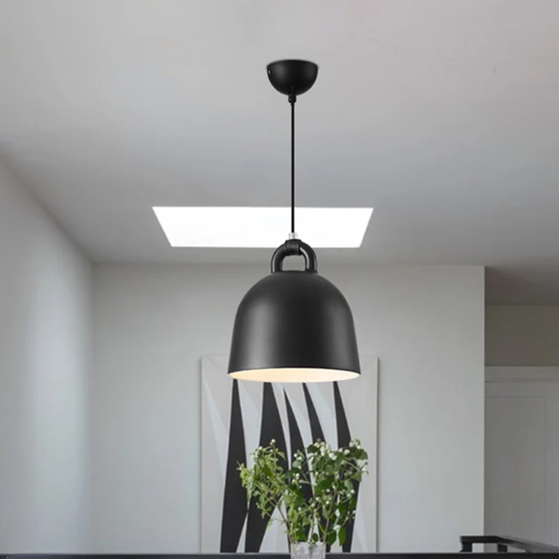 Lampe à suspension bombée contemporaine en métal 1 lumière noire éclairage à suspension pour salle à manger Clearhalo