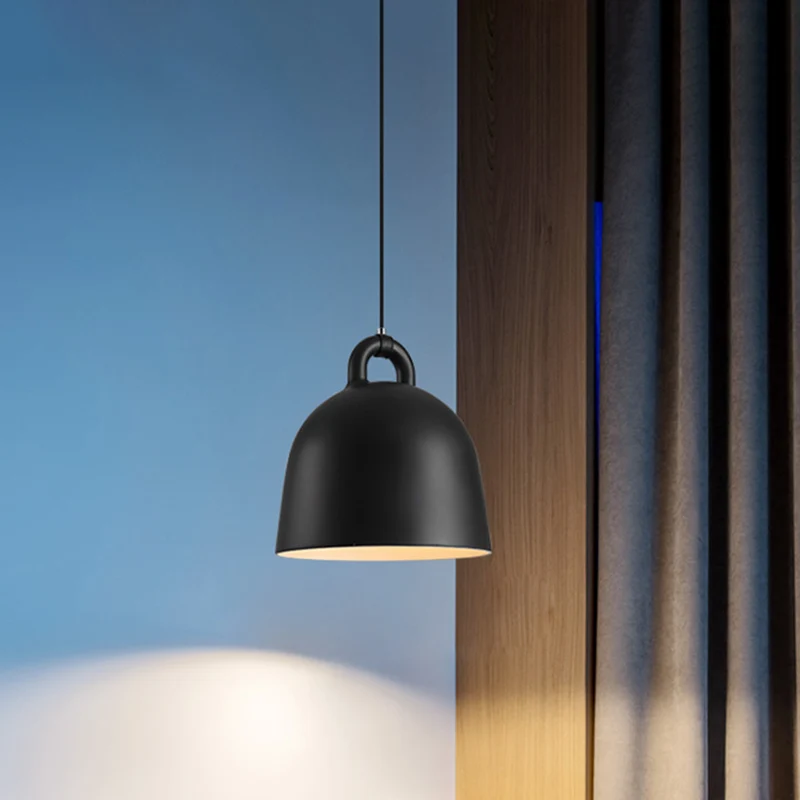 Lampe à suspension bombée contemporaine en métal 1 lumière noire éclairage à suspension pour salle à manger Clearhalo