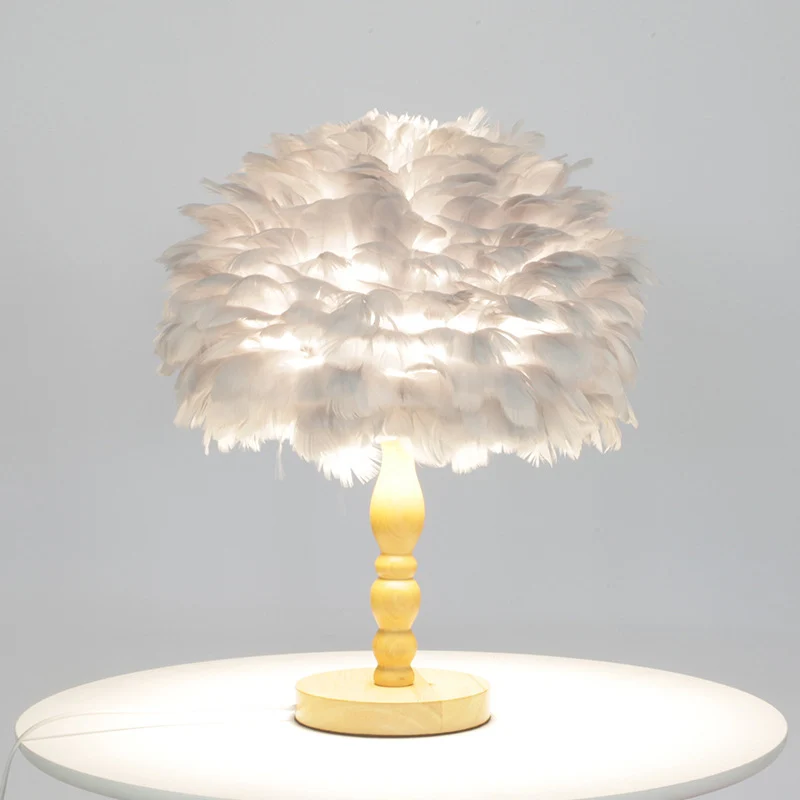 Lampe de table balustre en bois Simplicity, lampe de table de nuit à 1 ampoule avec abat-jour en plumes en forme de dôme,...