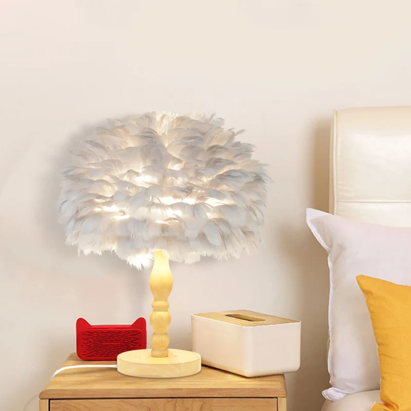 Lampe de table balustre en bois Simplicity, lampe de table de nuit à 1 ampoule avec abat-jour en plumes en forme de dôme,...