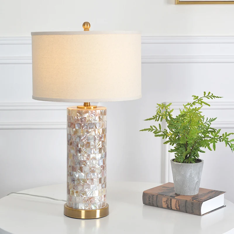 Lampe de table de chevet à colonne en patchwork de coquille, lampe de table de salon minimaliste à 1 tête avec abat-jour c...