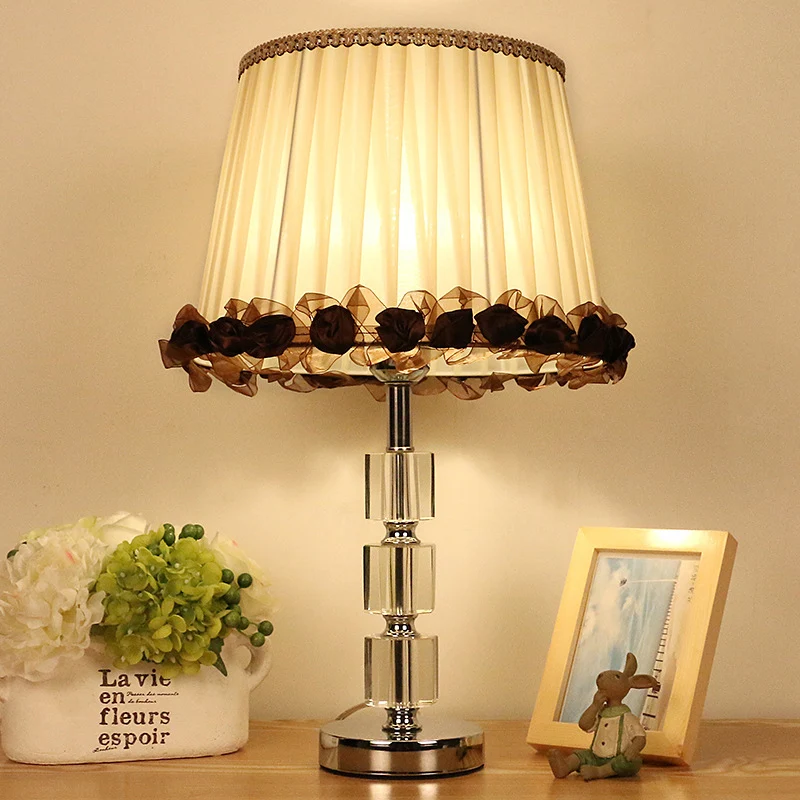 Lampe de table de chevet en forme de baril de cristal biseauté, minimaliste, 1 ampoule, lampe de table beige avec garnitur...