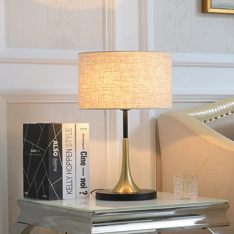 Lampe de table contemporaine en métal de lin avec abat-jour cylindrique en tissu, éclairage de nuit pour chambre à coucher...