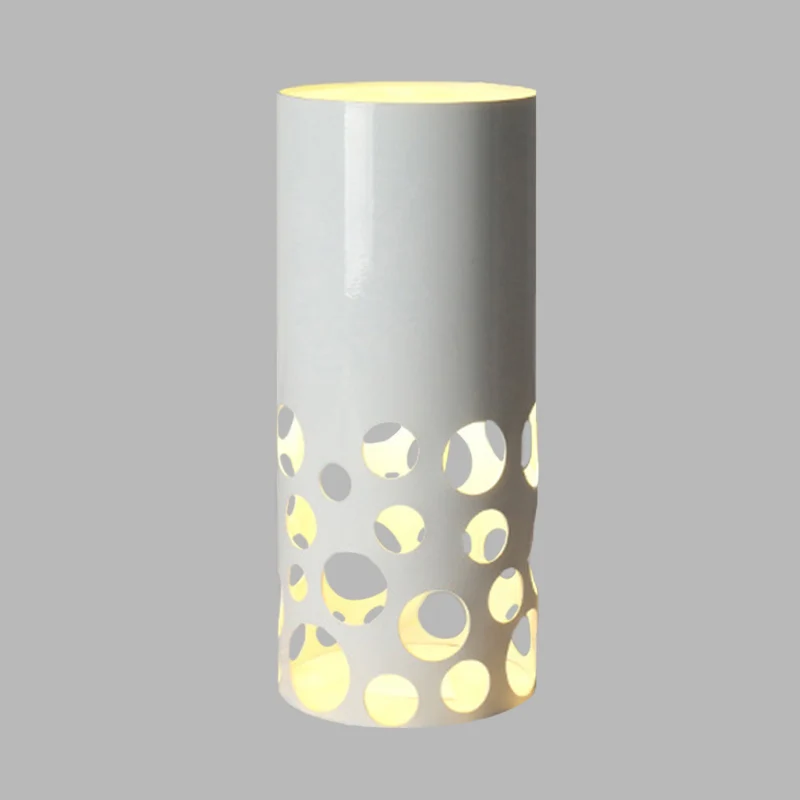 Lampe de table LED pour salon de thé, finition blanche moderniste, lampe de bureau avec abat-jour en métal cylindrique cre...