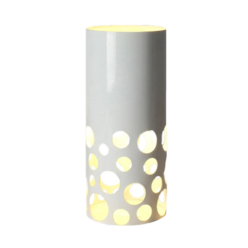 Lampe de table LED pour salon de thé, finition blanche moderniste, lampe de bureau avec abat-jour en métal cylindrique cre...
