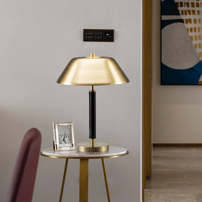 Lampe de Table de nuit en forme de bol doré, éclairage Post-moderne à 1 tête en métal, lampe de chevet pour salon Clearhalo