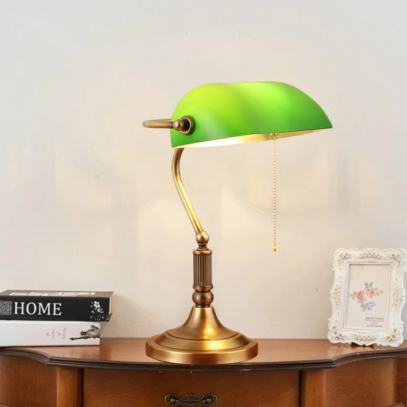 Lampe de table de nuit en verre vert pays avec abat-jour en métal à 1 lumière avec chaîne de traction pour chambre à couch...