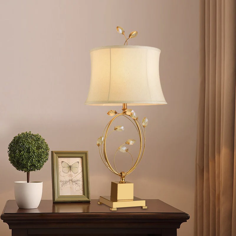 Lampe de table de salle à manger à 1 tête, éclairage de travail moderne en or avec abat-jour évasé en tissu Clearhalo