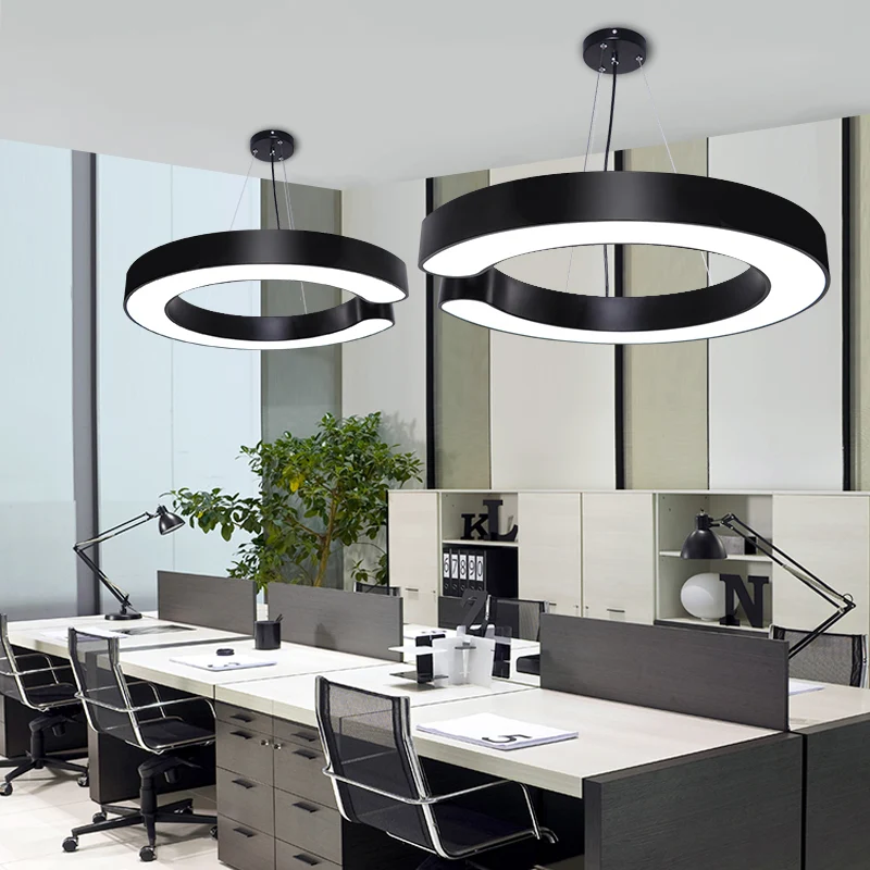 Luminaire suspendu en métal en forme de C, lampe de plafond LED minimaliste pour le bureau Clearhalo