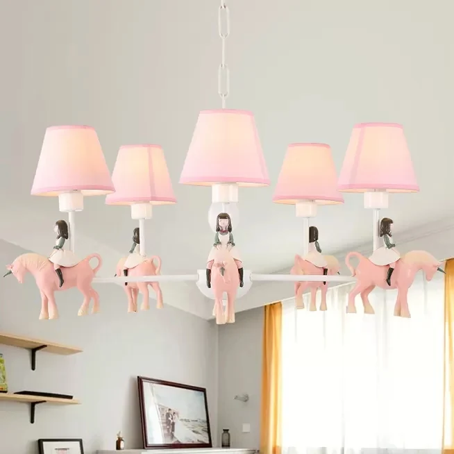 Lustre carrousel pour chambre de fille en métal et résine, suspension rose pour enfants avec abat-jour en tissu Clearhalo